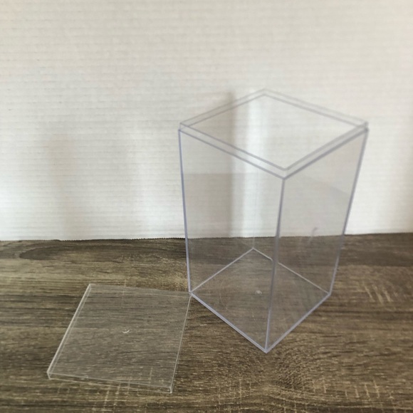 Clear Acrylic Display Box - Picture 3 of 8